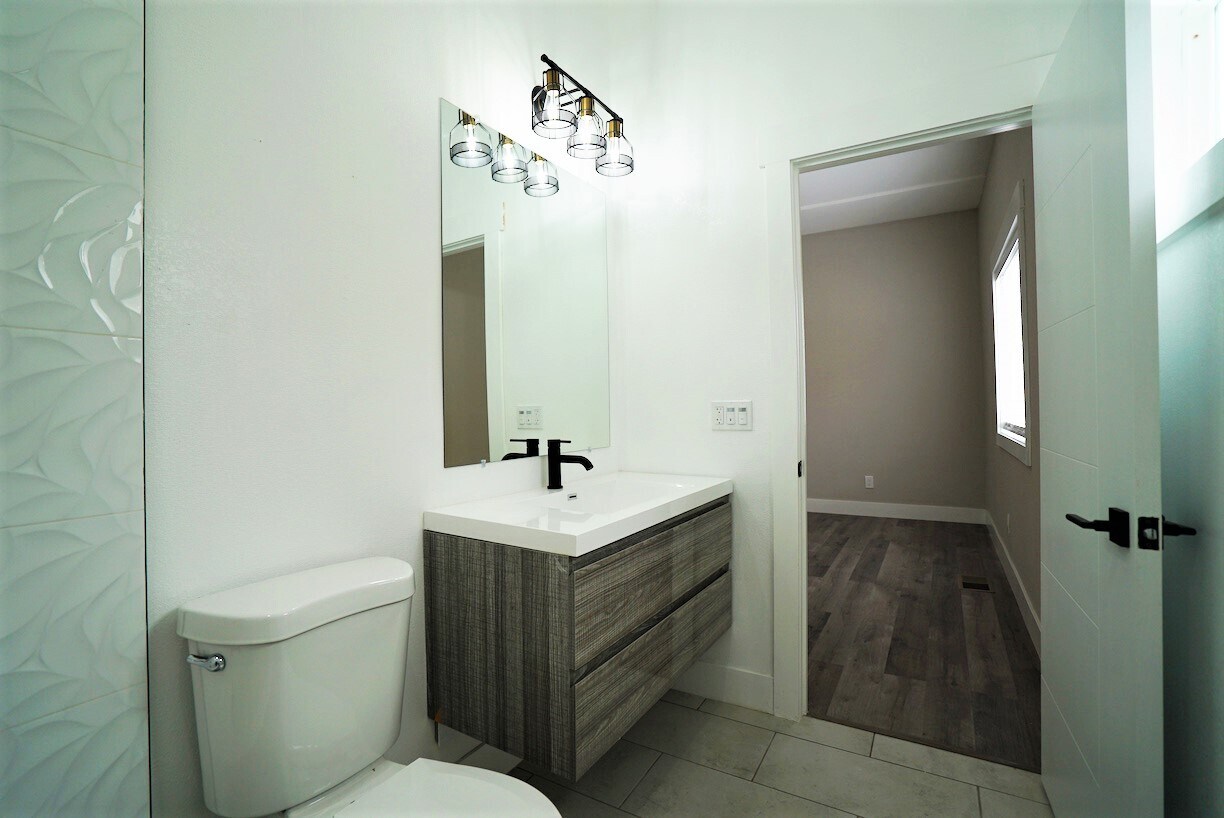 Building Photo - 1633 62nd St