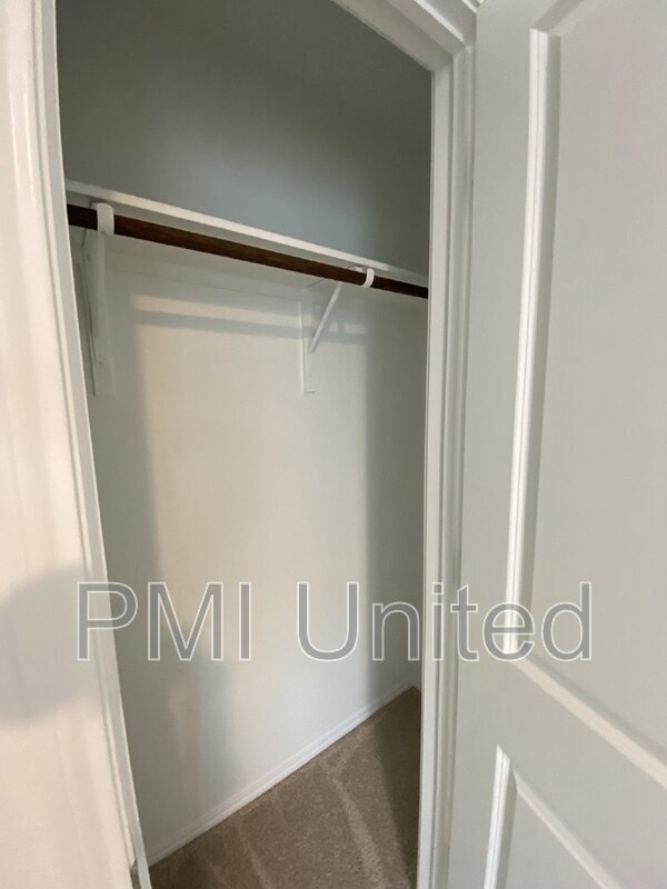 Building Photo - 1361 Plum Rd