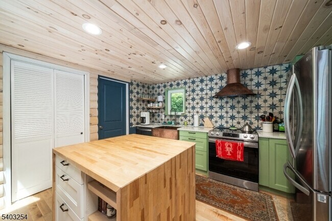 Building Photo - 30 Onteora Rd