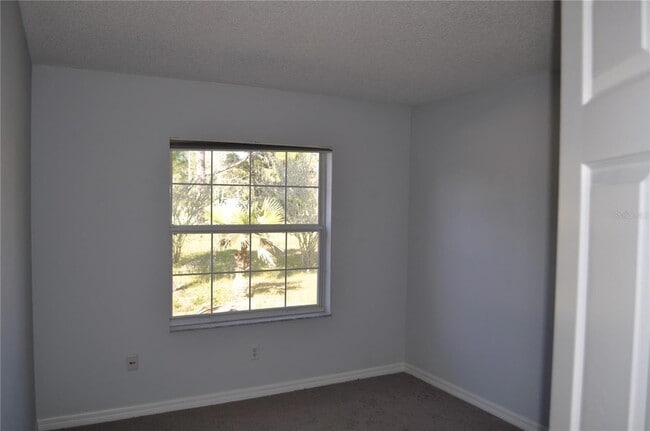 Building Photo - 5 White Wing Pl