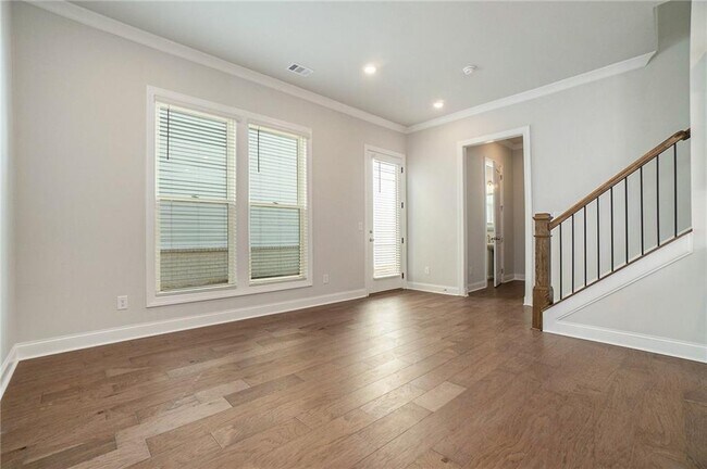 Building Photo - 106 Basil St