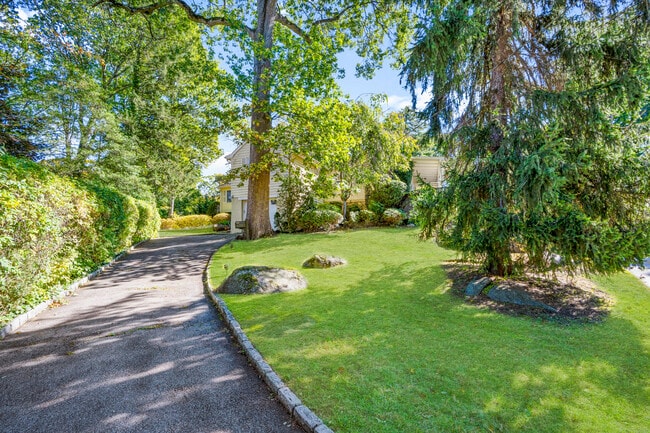 Building Photo - 1 Beech Rd