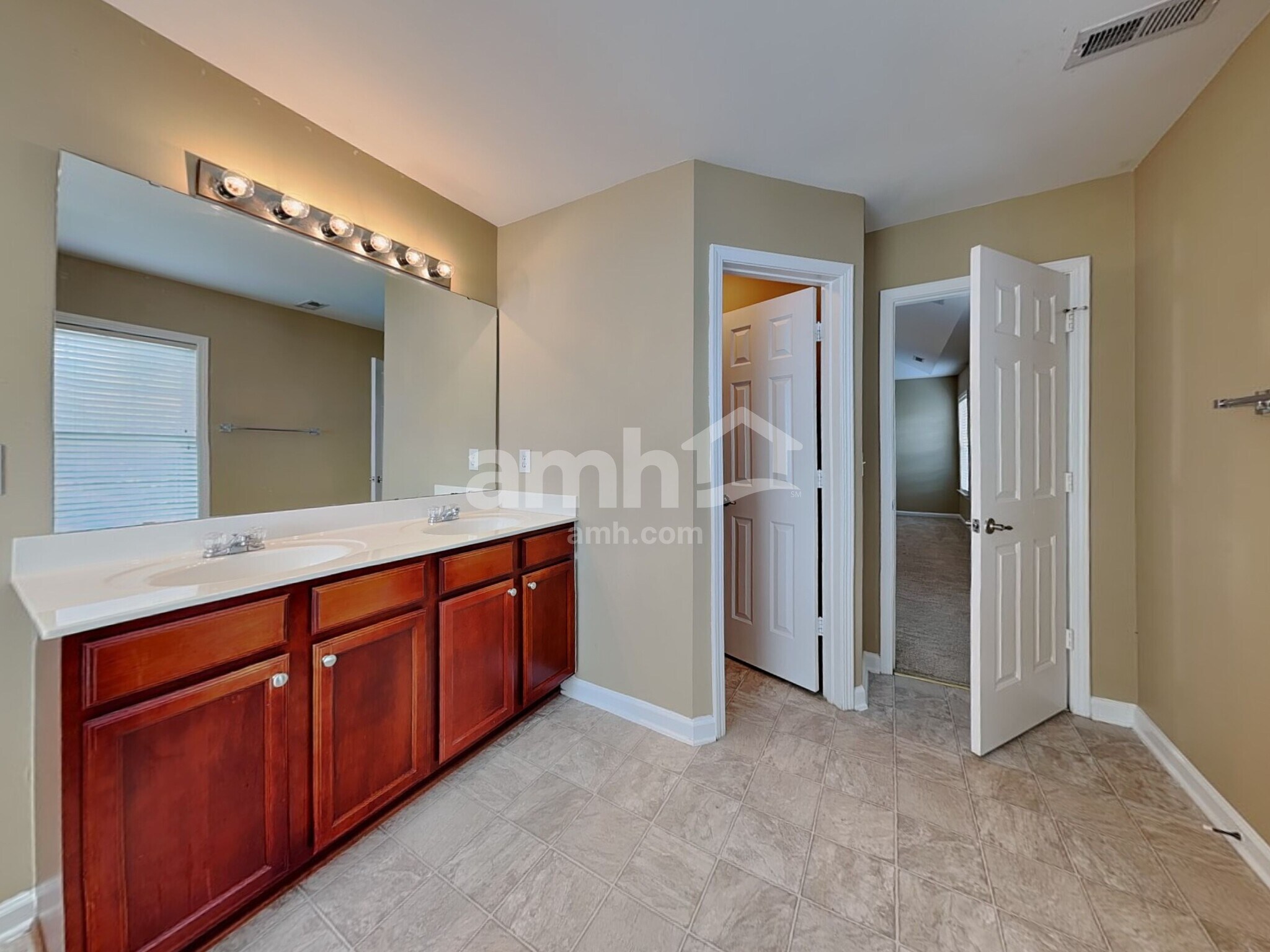 Building Photo - 2845 Roundleaf Ct