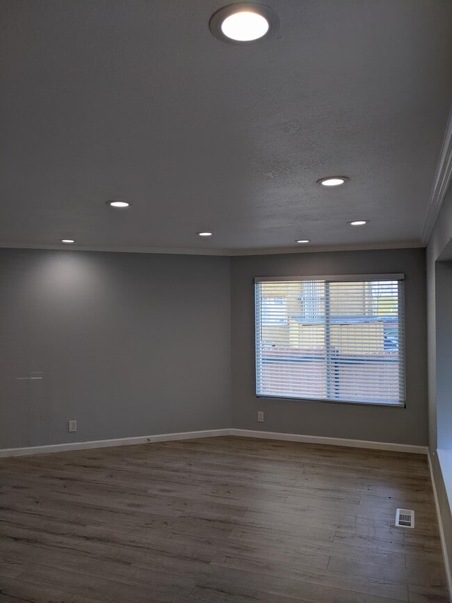 Building Photo - 2638 Fisher Ave