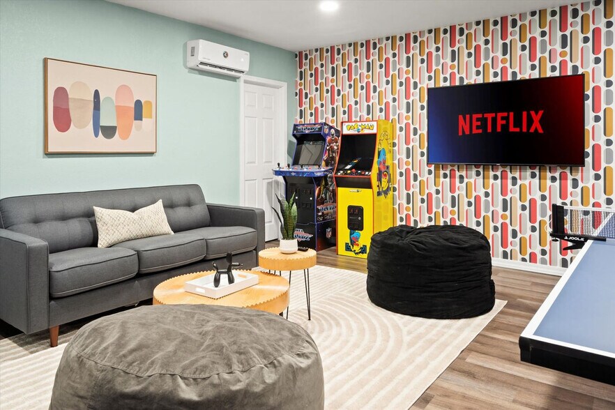 Building Photo - 952 W Plata Ave