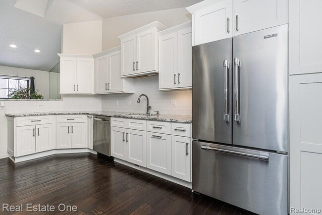 Building Photo - 7086 Danbrooke Ct