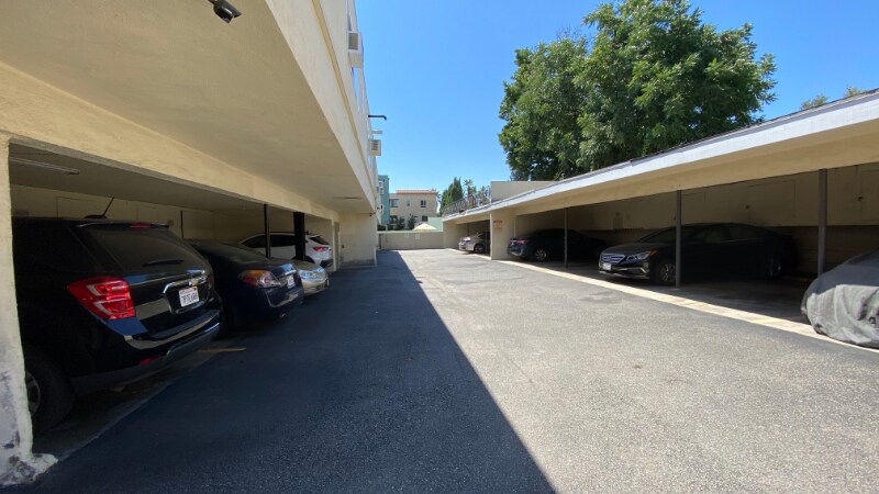 Building Photo - 13423 Burbank Blvd