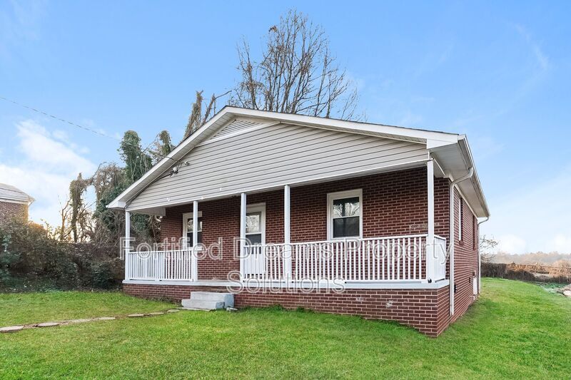 Building Photo - 2008 Row St