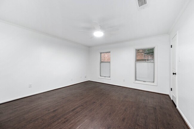 Building Photo - 727 Bunker Hill Rd