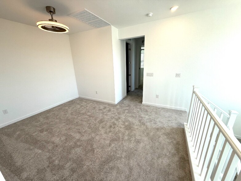 Building Photo - 1423 Song Lark Ln