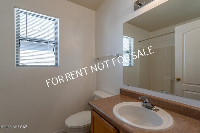Building Photo - 2439 W Rousseau St