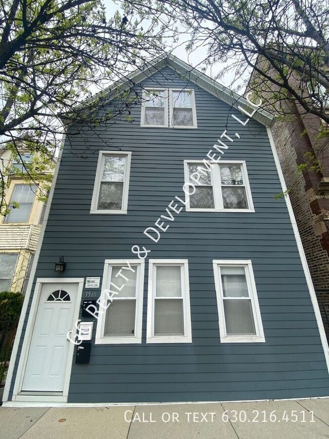 Primary Photo - 3510 W Irving Pk Rd