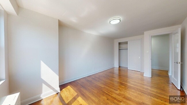 Building Photo - 145 E 16th St