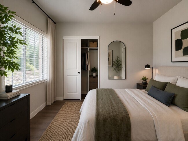 Building Photo - 1 Bed | 1 Bath -  Bungalow Style Unit