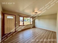Building Photo - 305 E 41st St