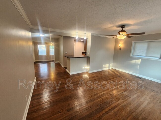 Building Photo - 3022 Betty Ln