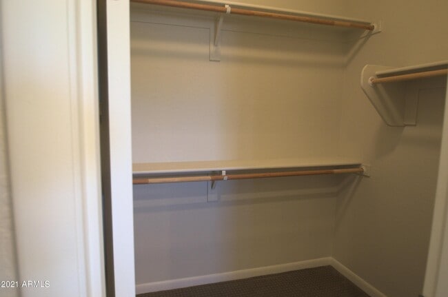 Building Photo - 2090 S Dorsey Ln