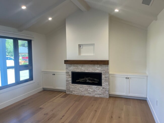 Building Photo - Completely Remodeled Home in Prime Los Gat...