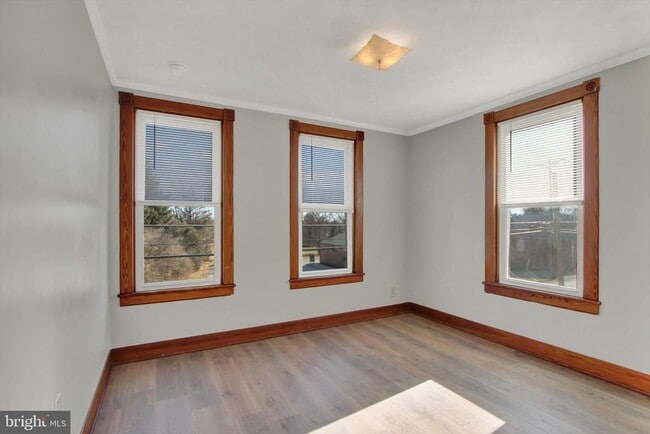 Building Photo - 367 High St