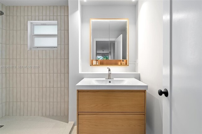 Building Photo - 1840 Jefferson Ave