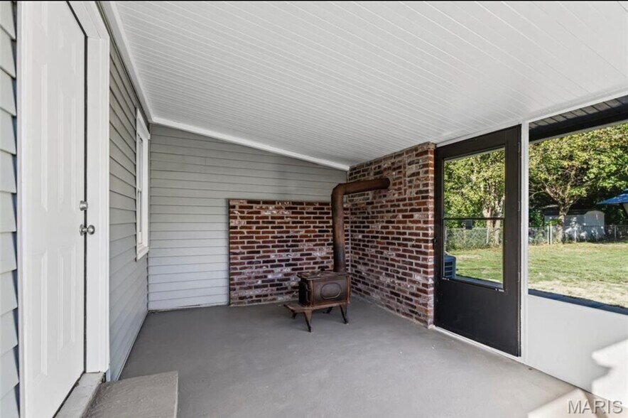 Building Photo - 2754 Hermitage Ave