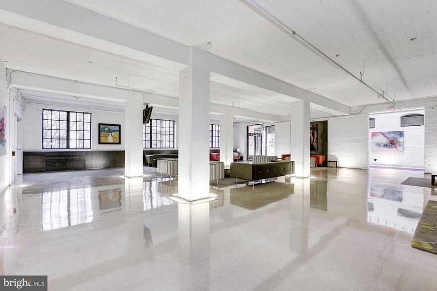 Lobby - 437 New York Ave NW