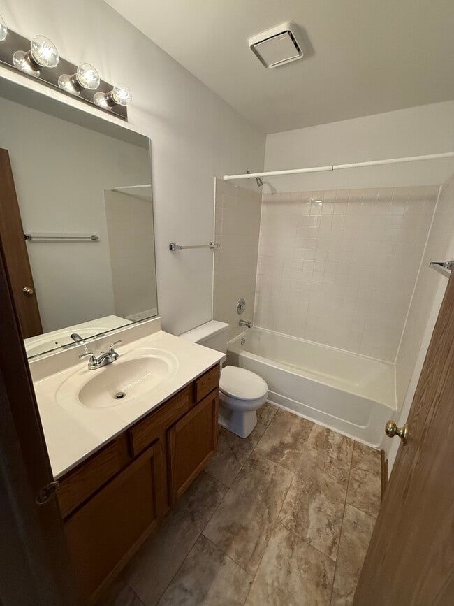 Building Photo - 545 Peebles Ct