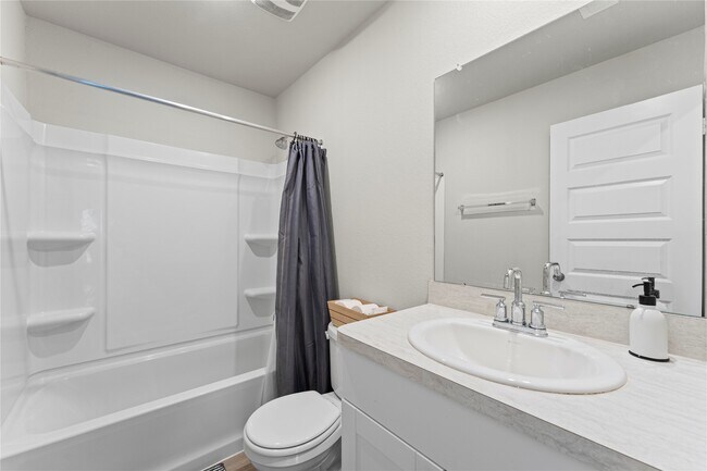 Building Photo - 2034 Brixham Bluff Ln