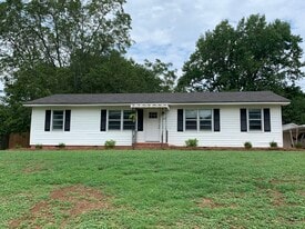 Building Photo - 137 Baker St