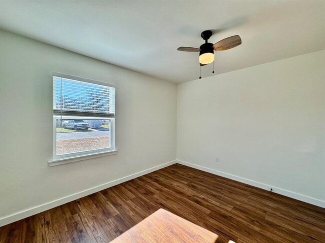 Building Photo - 809 Proctor Pl