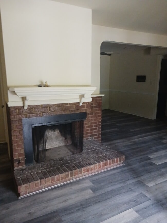 Building Photo - 713 Springfield Rd