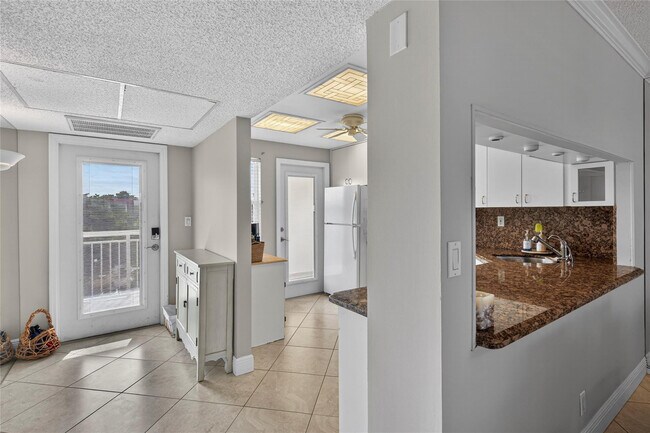 Building Photo - 3180 NE 48th Ct