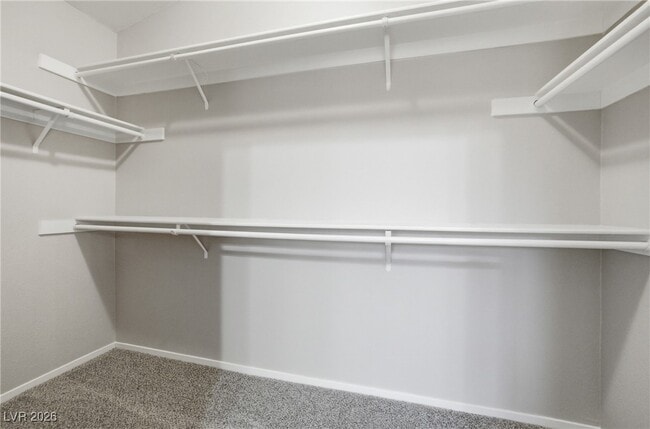 Building Photo - 5555 Airview Ct