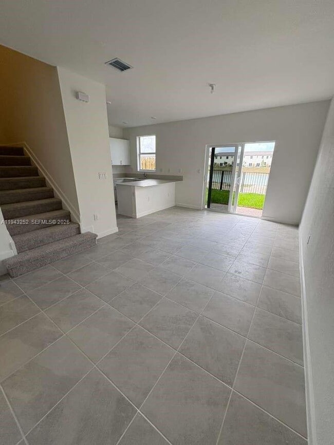 Building Photo - 2708 SE 26th Ave