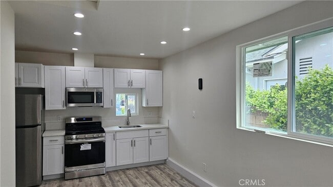 Building Photo - 17108 Minnehaha St