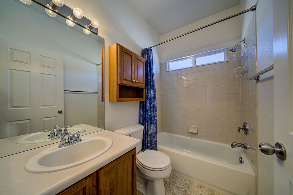 Upstairs (Bathroom #4) - 12643 Pine Valley Cir