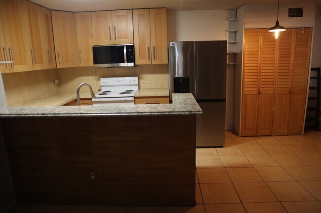 Building Photo - 3549 Castle Glen Dr