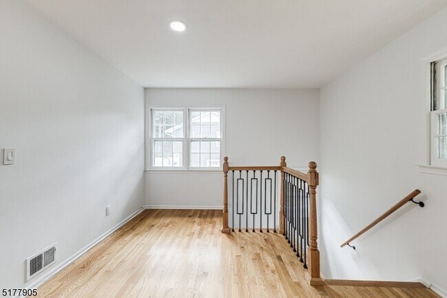 Building Photo - 50 Colonial Way