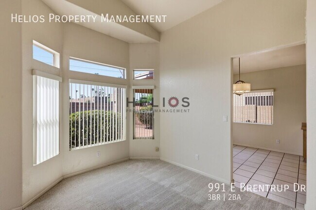 Building Photo - 991 E Brentrup Dr