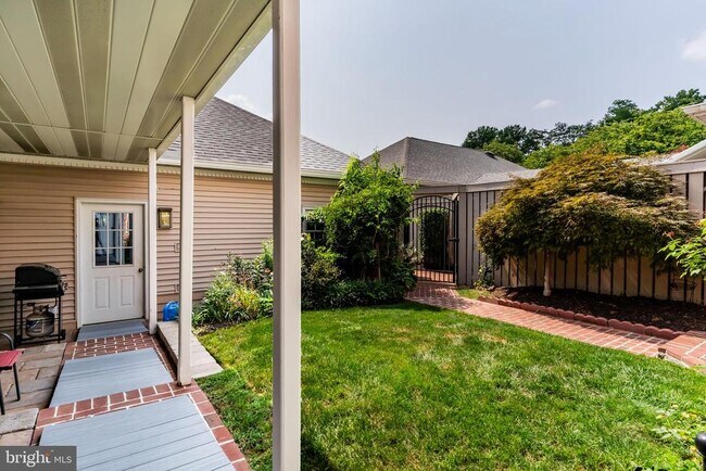 Building Photo - 543 Bridgeview Dr