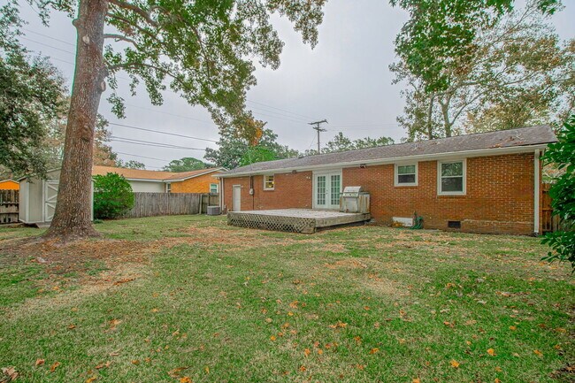 Building Photo - 1452 Birthright St