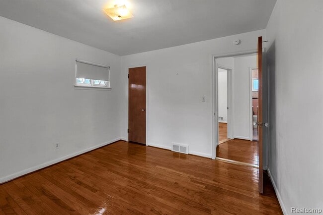 Building Photo - 3945 Harding St