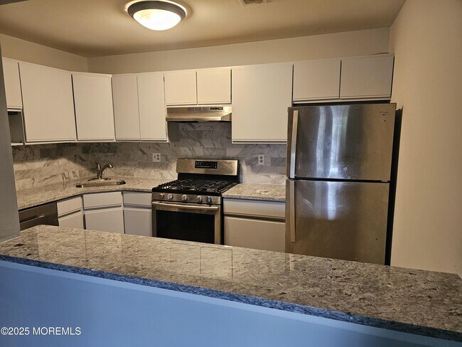 Building Photo - 604 Woodhaven Dr