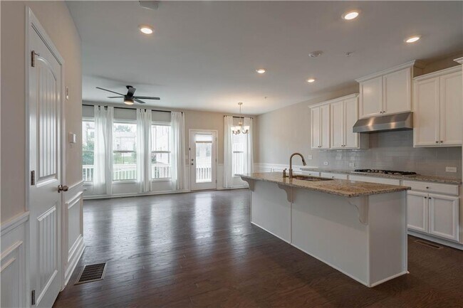 Building Photo - 416 Montclair Ct
