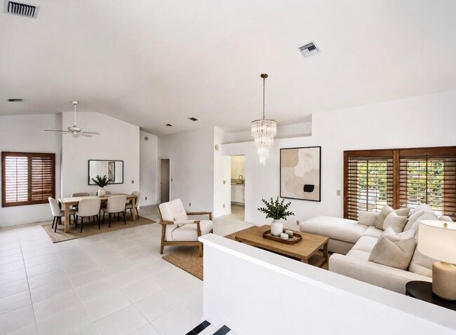 Building Photo - 10533 Mendocino Ln