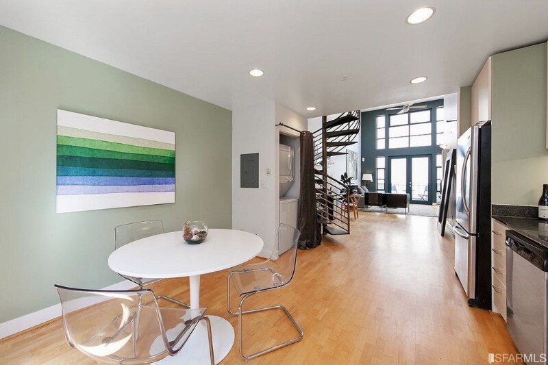 Building Photo - 161 Gilbert St