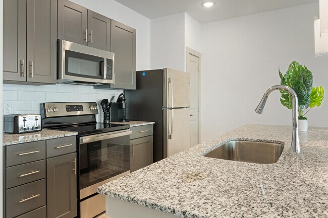 Building Photo - 12100 1/2 Ferrystone Glen Drive-SI ID1240329P