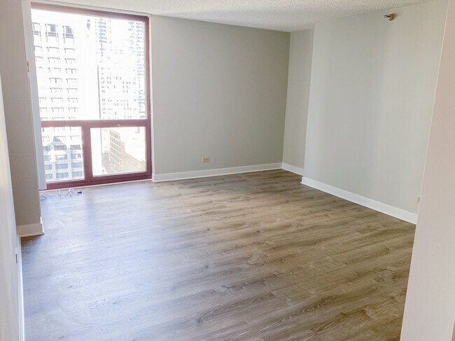 Building Photo - 200 N Dearborn St