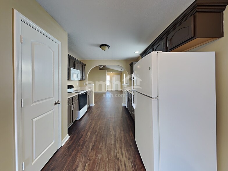 Building Photo - 12693 Old Pond Rd