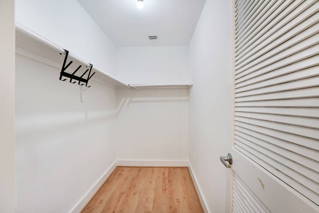 Building Photo - 3605 SW 37th Ave